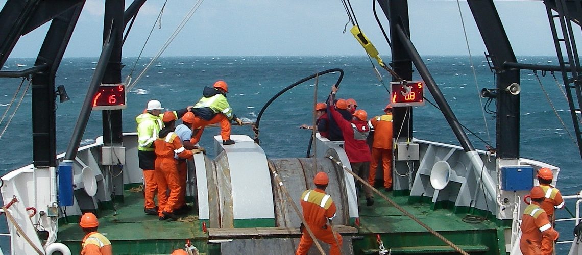 Kabel Bawah Laut 1140x500